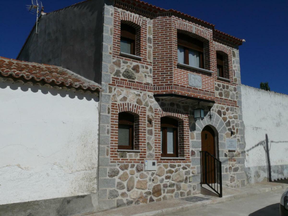 Abadía del Marqués de Avila Vega de Santa María Esterno foto