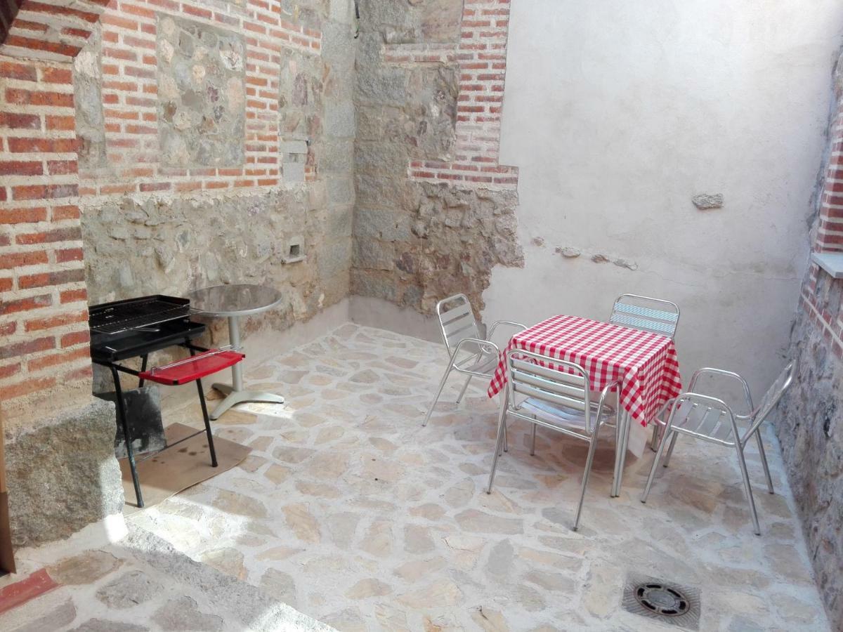 Abadía del Marqués de Avila Vega de Santa María Esterno foto