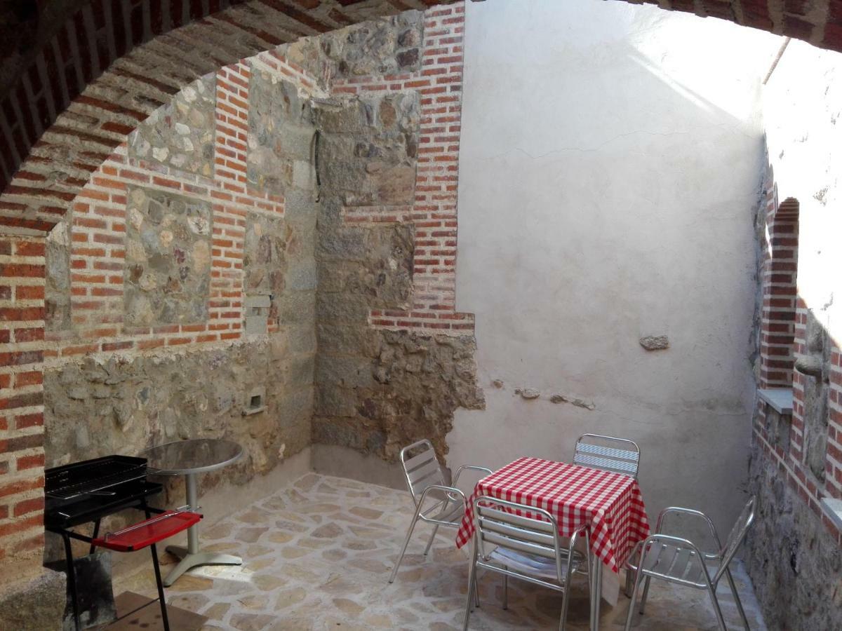 Abadía del Marqués de Avila Vega de Santa María Esterno foto