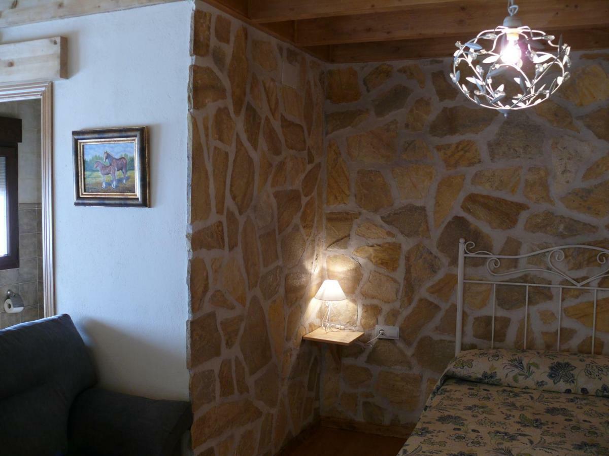 Abadía del Marqués de Avila Vega de Santa María Esterno foto